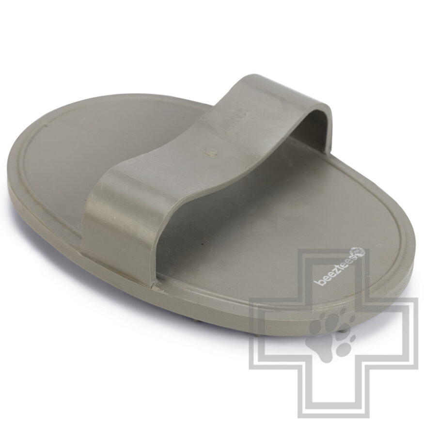 Beeztees Щетка массажная резиновая на руку для ухода за шерстью животных